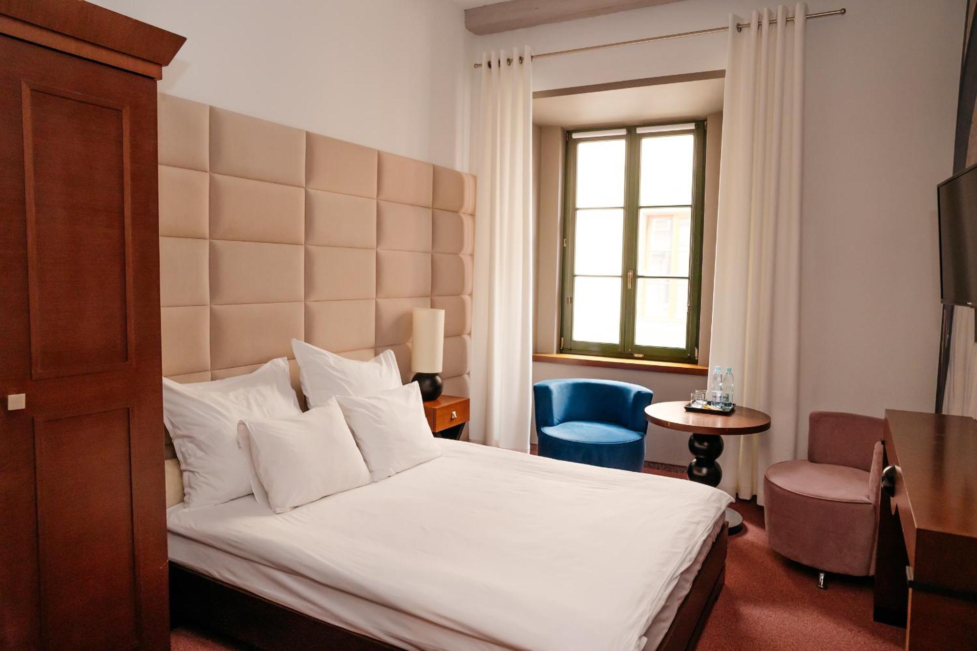 Vanilla Hotel Люблин Екстериор снимка
